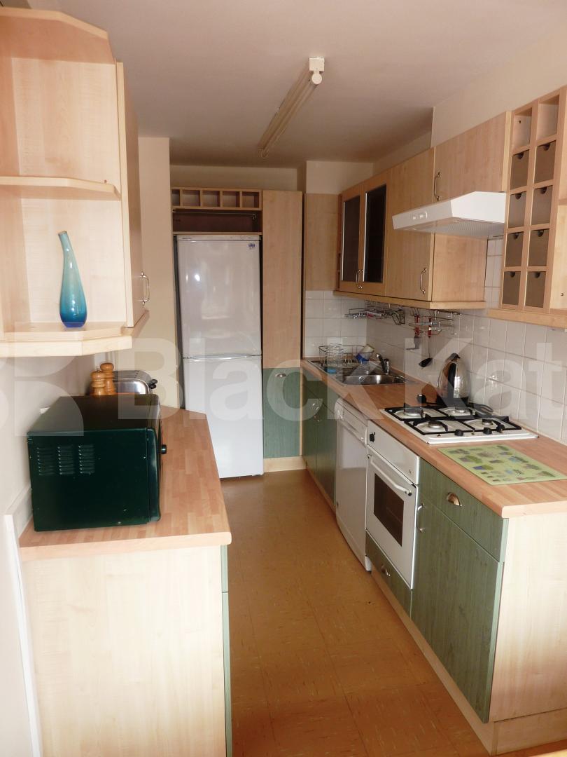 			NEAR REGENTS PARK-PRIMROSE HILL , 2 Bedroom, 1 bath, 1 reception Flat			 Kingsland,Broxwood Way, ST JOHNS WOOD